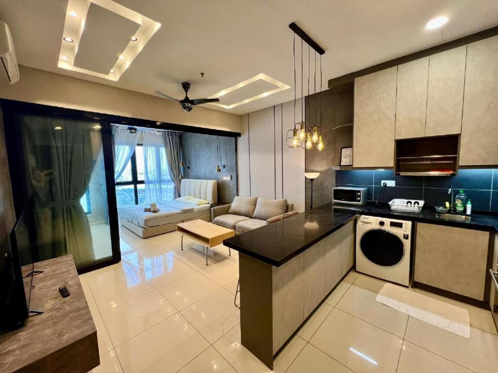 Highpark Suites In Petaling Jaya, Kelana Jaya By Plush Kampong Baharu Sungai Way 외부 사진